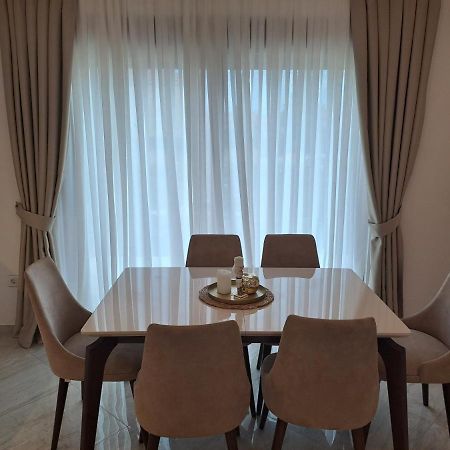 Lux Apartment Jovanovic Tivat Buitenkant foto