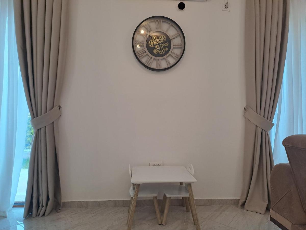Lux Apartment Jovanovic Tivat Buitenkant foto